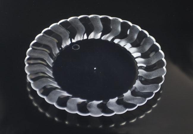 10.25" clear heavy duty shell edged plastic dinner plate