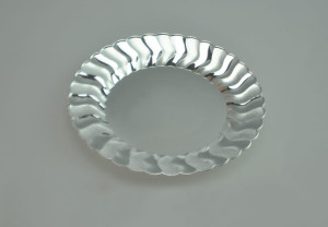 7 1/2" silver heavy duty shell edged plastic salad plate