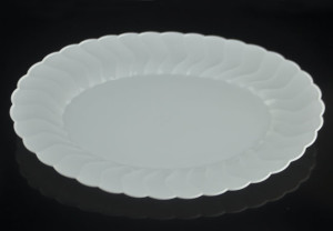 12" heavy weight elegant shell edged oval white disposable plastic platter